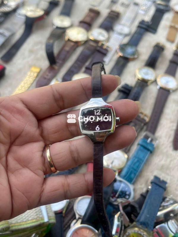 Dkny, máy Ronda Thuỵ Sĩ, size 22x37mm.
Giá 350K.