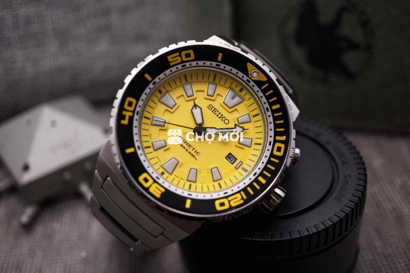 Đồng Hồ Seiko Kinetic Diver 200M Yellow Monster