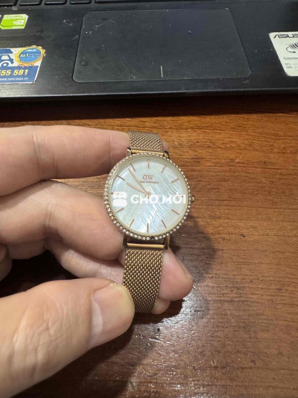 thanh lý nhanh mẫu nữ DW còn mới fullbox hãng