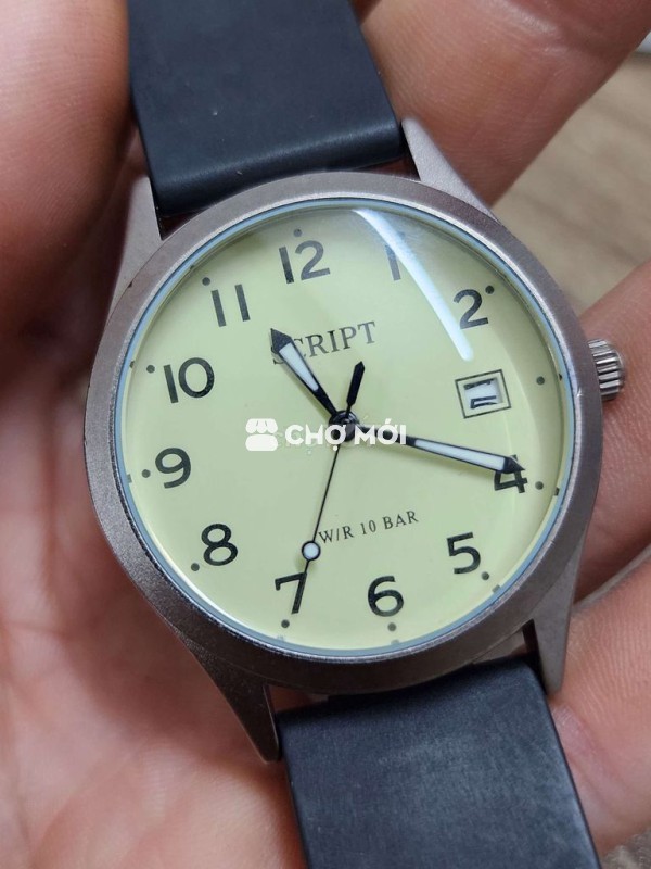 Đồng hồ JARIS Pin 35mm dây cao su Đen