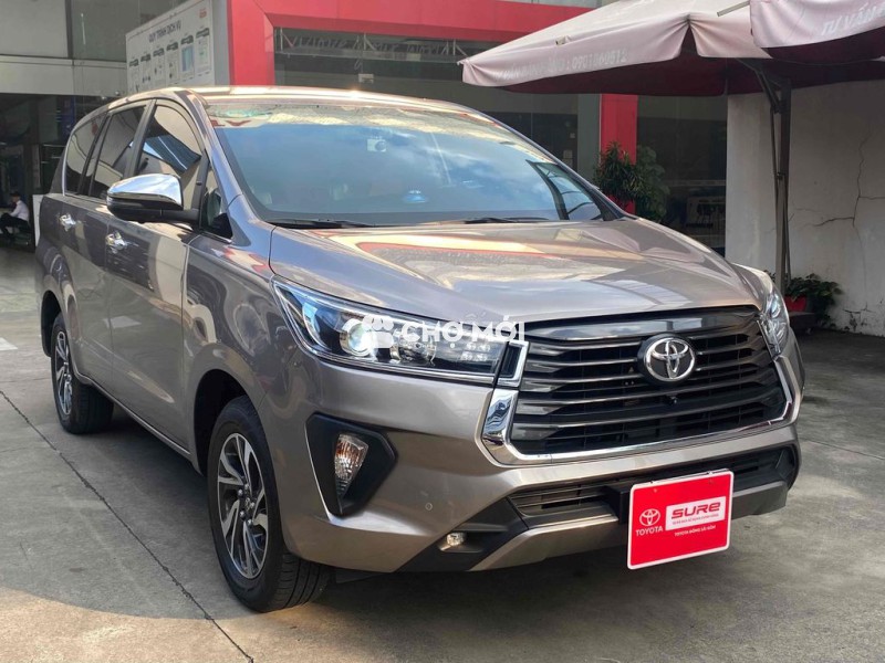 Toyota Innova 2023 2.0G 9700km