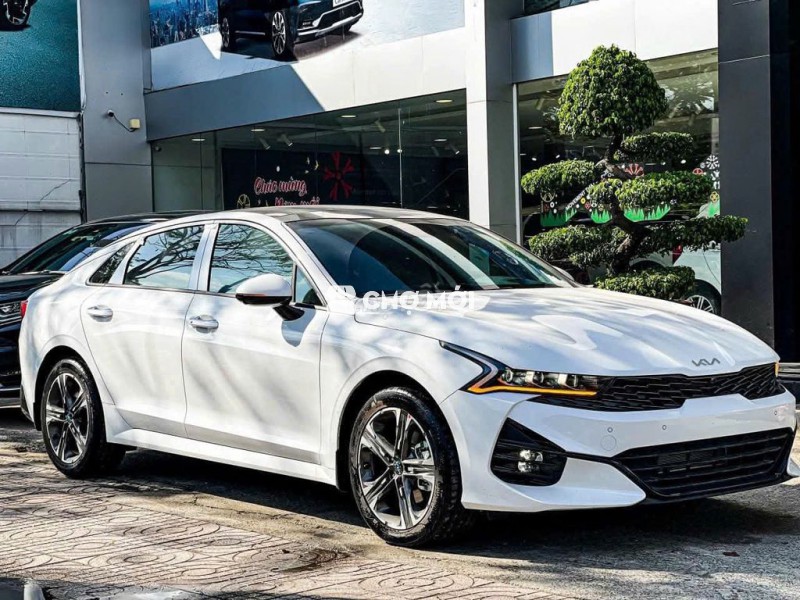 Kia K5 2.0 Premium Vin 2024 mới 100% giảm 85 triệu