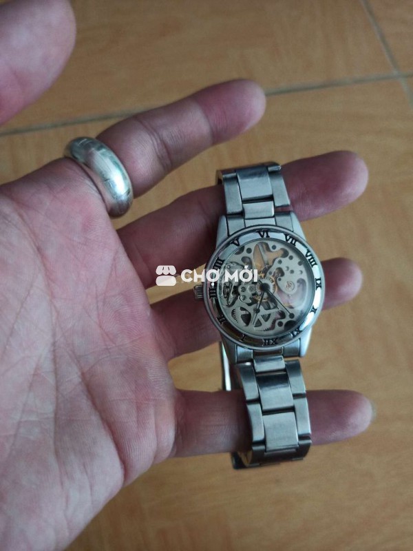 Đồng hồ đeo tay Skeleton Kim loại Bạc