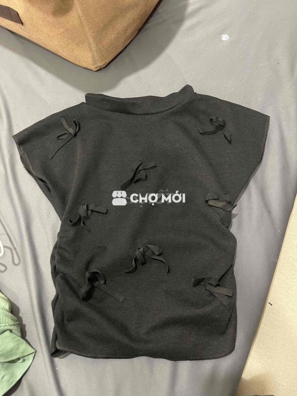 Áo ôm nơ đen pass 25k