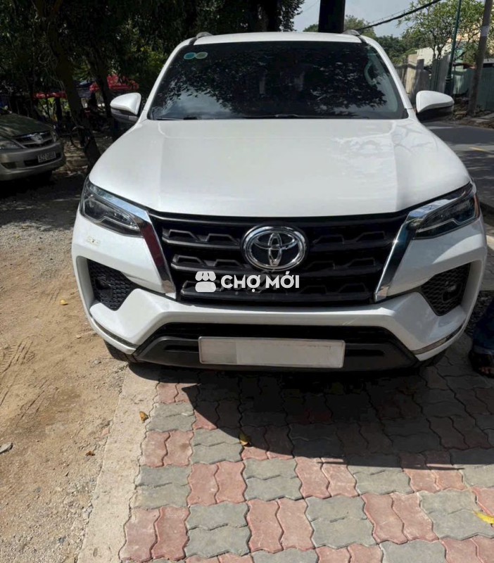 Toyota Fortuner 2022 Trắng AT Dầu