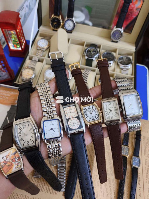 Đồng hồ đeo tay Kim loại, Da