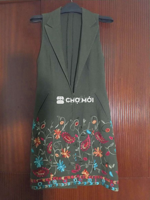 Áo khoác gile vải mát, thêu hoa - Size S