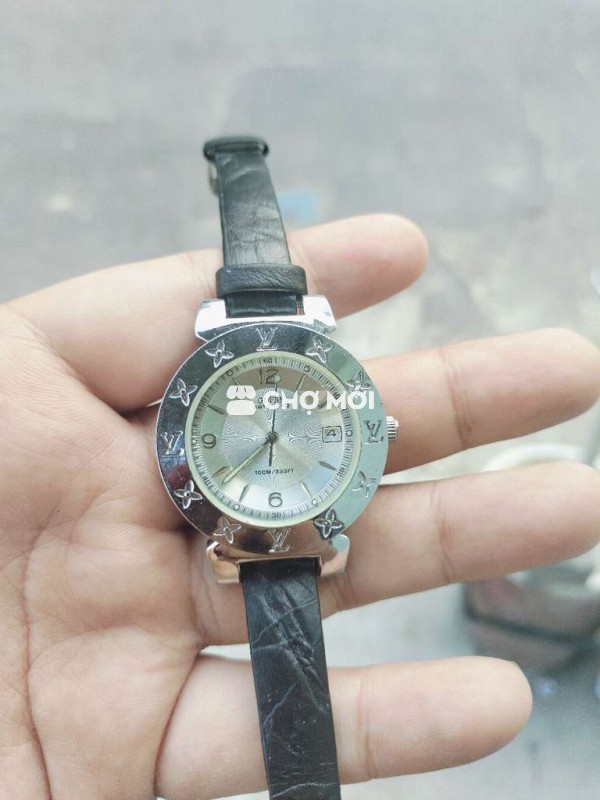 Đồng hồ Nữ còn chạy tốt