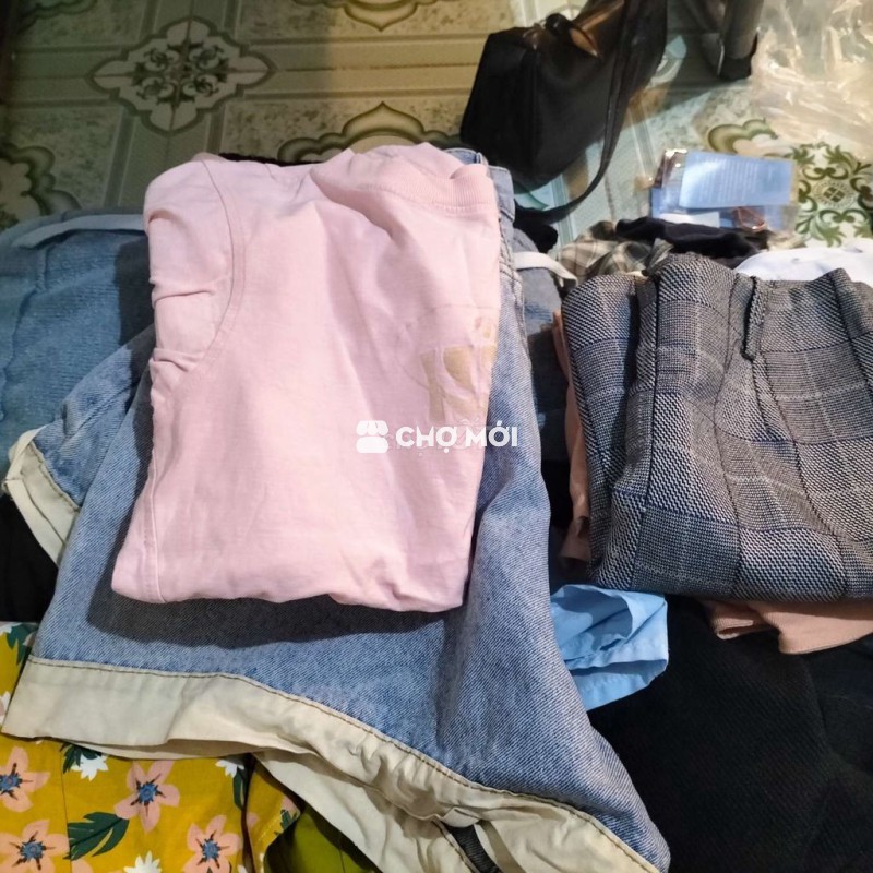Mjnh co ít chân váy.ao sơ mi nu 40-50kg