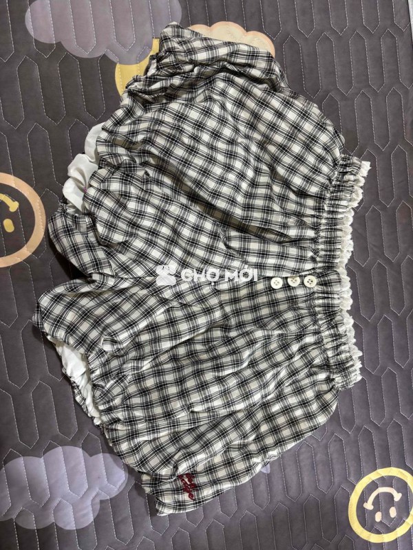 Quần short nữ kẻ sọc vải mềm mại