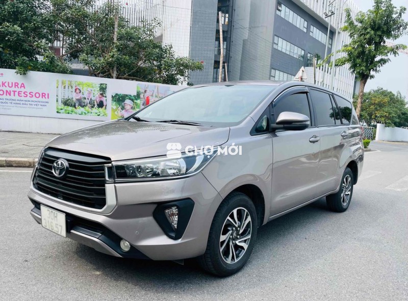 Toyota Innova 2021 E 2.0 MT - màu Đồng