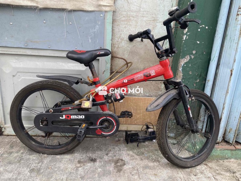 xe đạp em bé tập đi còn rất đẹp