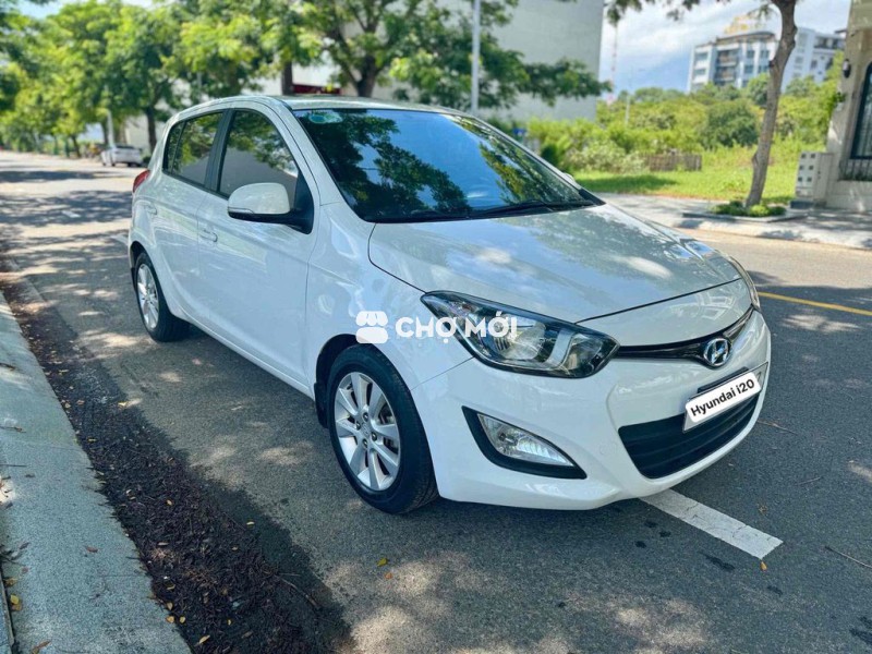 Hyundai I20 AT 2013 màu trắng , ODO 6v5 chuẩn