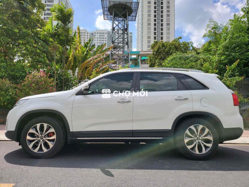 Kia Sorento đk lần đầu t8.2017 máy xăng . Mới 98%