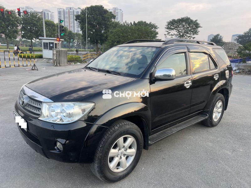 Toyota Fortuner 2011 2.7L Đen 180000 km