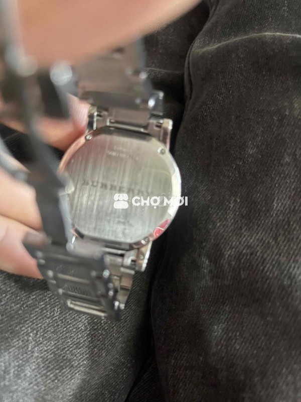 Đồng hồ đeo tay Burberry BU 9031 Bạc Kim loại