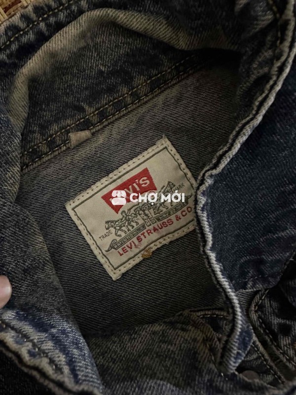 ÁO KHOÁC LEVI’s size L