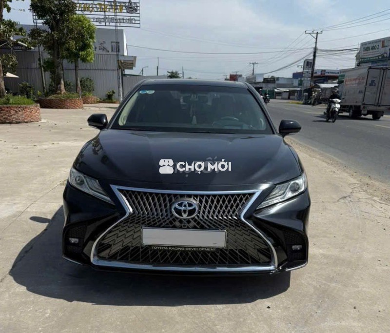 Toyota Camry 2019 2.5Q độ Lexus