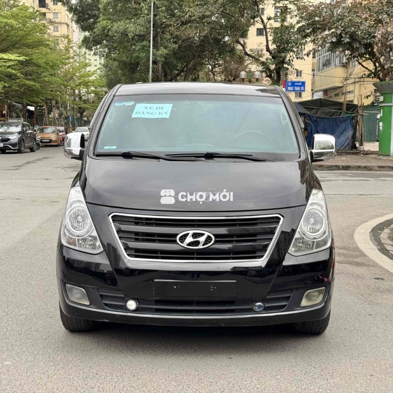Cần bán xe 9 chỗ  Hyundai Grand Starex 2016