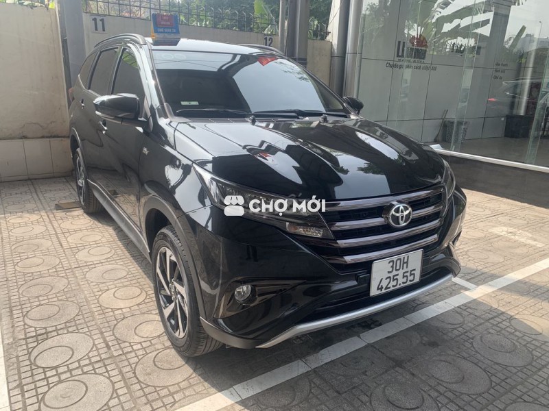 Toyota Rush 2022 07 chỗ Đen chạy 3 vạn