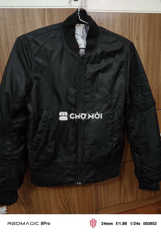 Áo khoác bomber nam màu Đen