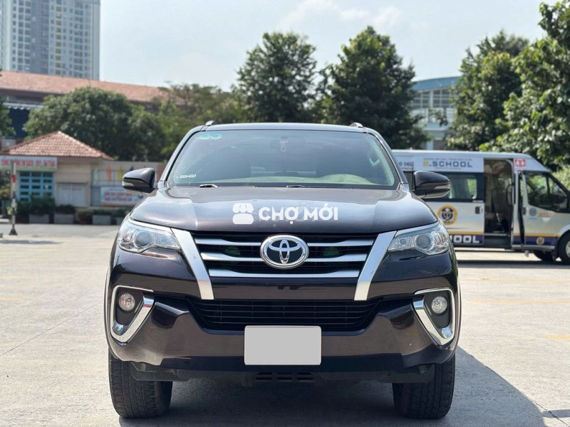 Toyota Fortuner 2018 MT màu nâu 130000 km -689tr