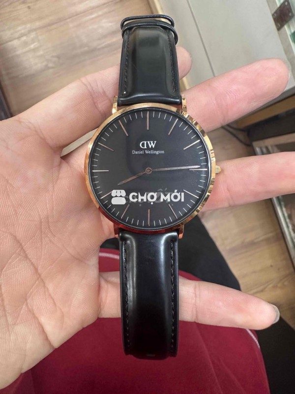 Pass Đồng hồ Daniel Wellington mới 100%