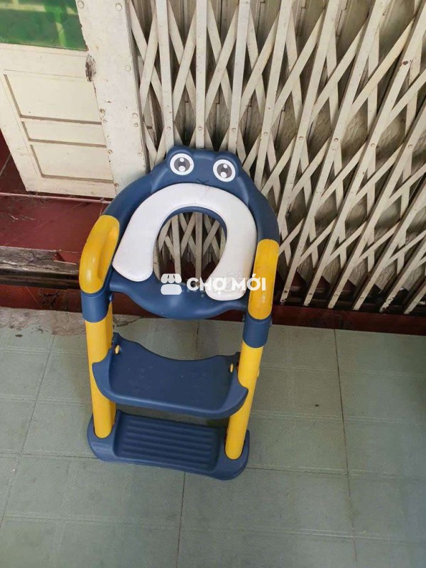 Bệ bồn cầu trẻ em nhựa