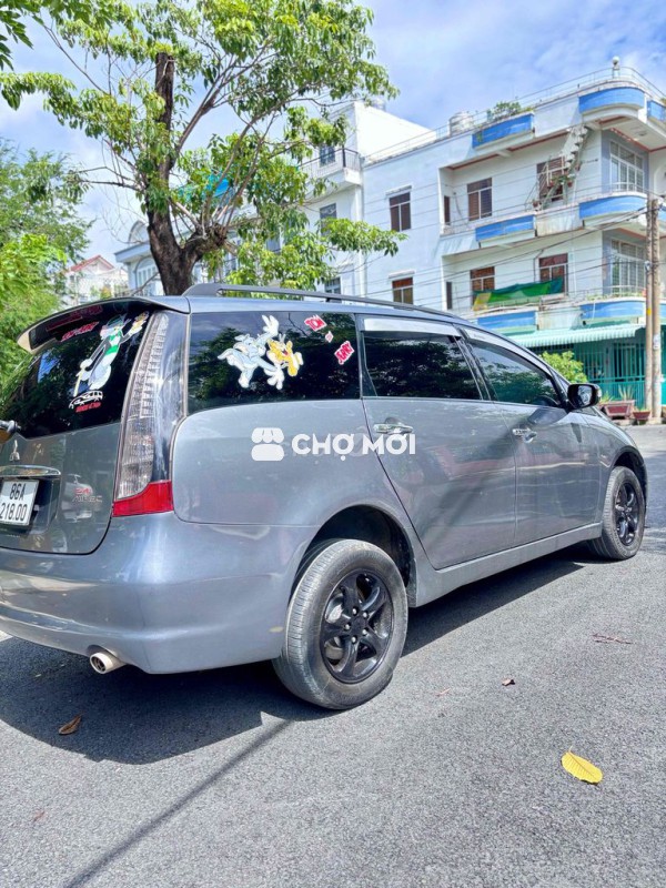 Mitsubishi Grandis Xám 7 chỗ ký giấy nhanh gọn