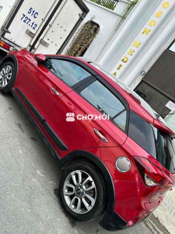 Hyundai i20 Active Đỏ Tự động