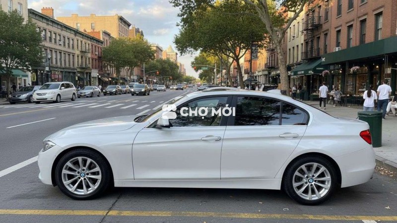 BMW 3 Series màu Trắng