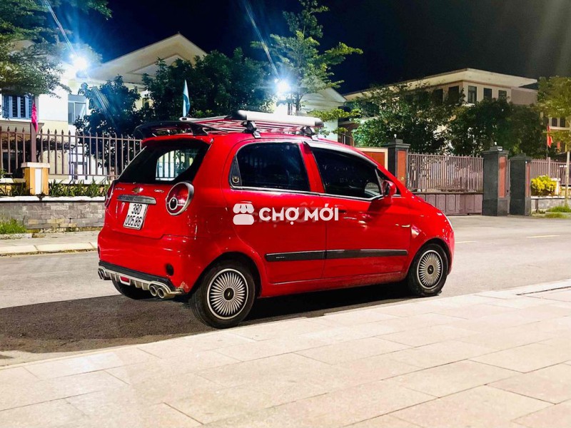 Chevrolet Spark màu Đỏ