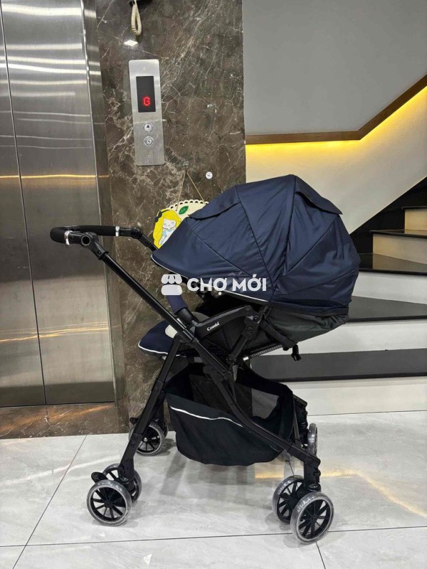 Xe đẩy Combi Handy Compact 4cas Xanh đen