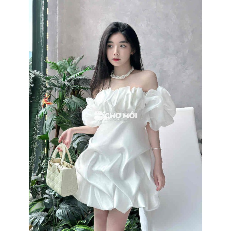 Váy nữ màu Trắng size L Đã qua sử dụng