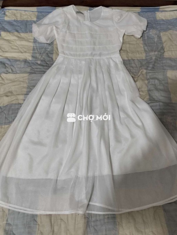 Đầm nữ vải voan trắng đã sử dụng