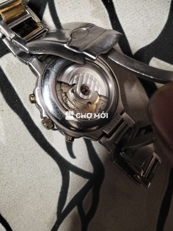 Đồng hồ đeo tay Kim loại Bạc Vàng