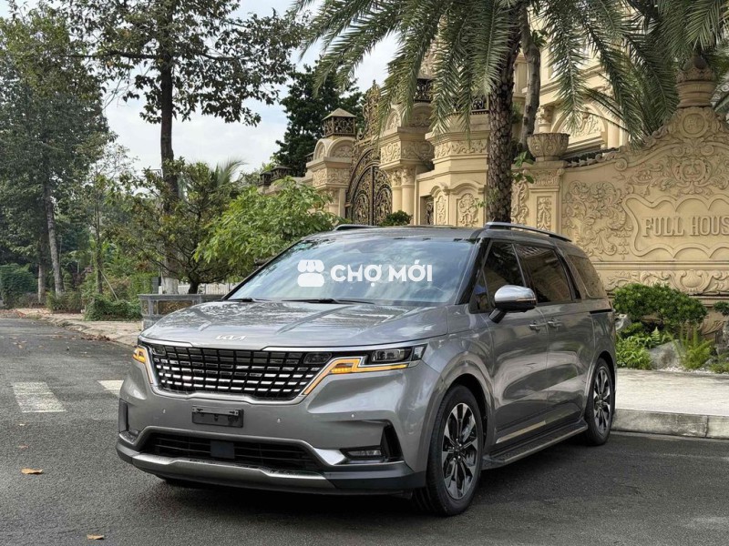Kia Carnival 2022 2.2D Luxury 8 chỗ - 46000 km