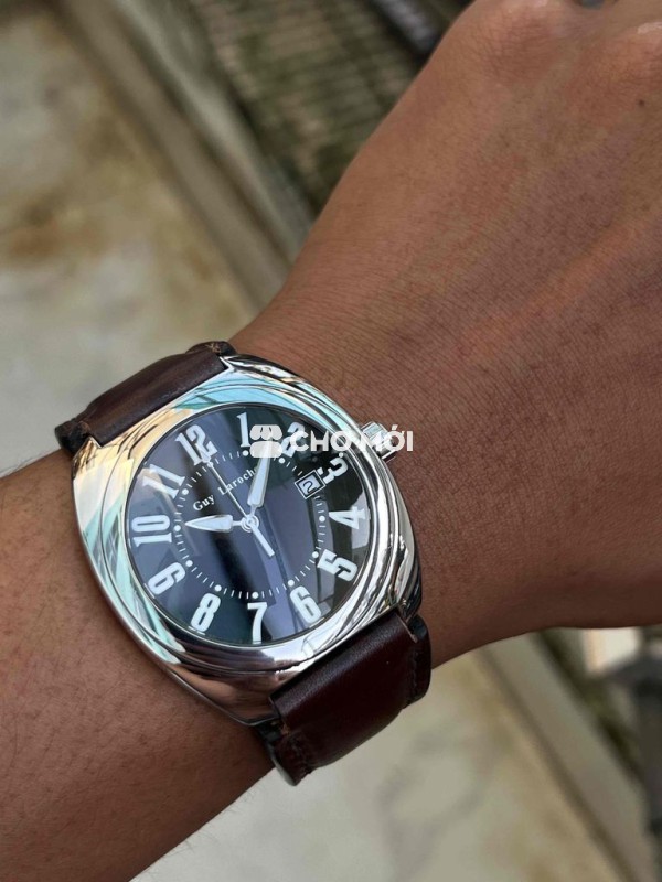 Đồng hồ Guy Laroche pin thụy thiết kế cool ngầu