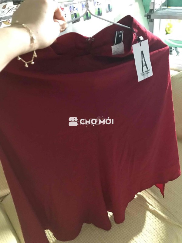 Chân váy nữ màu Đỏ chưa sử dụng
