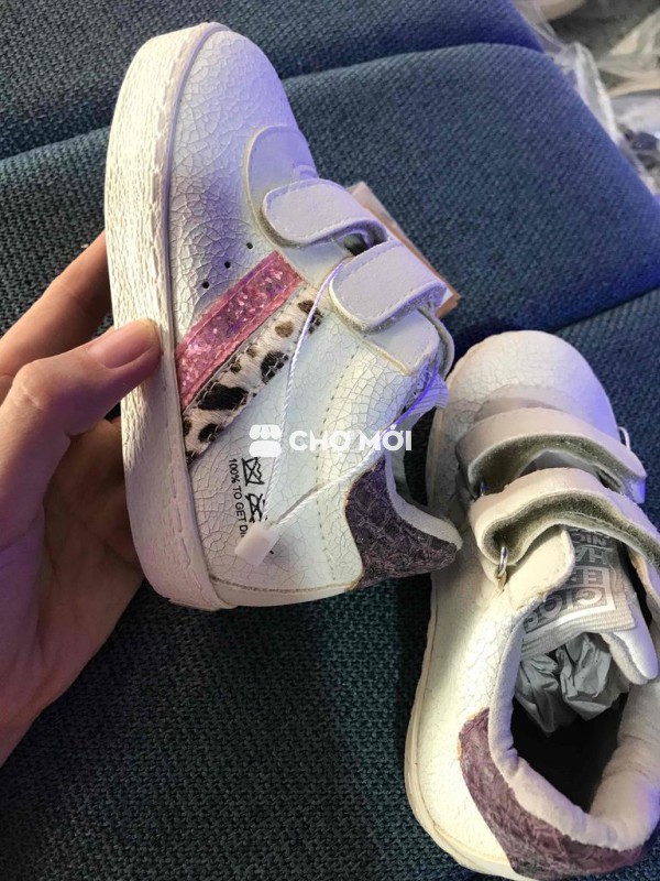 Giày trẻ em thanh lý bán lỗ dọn kho sz 22-24