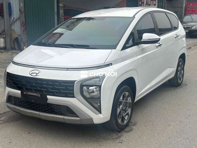 Hyundai Stargazer Bản đặc biệt Trắng