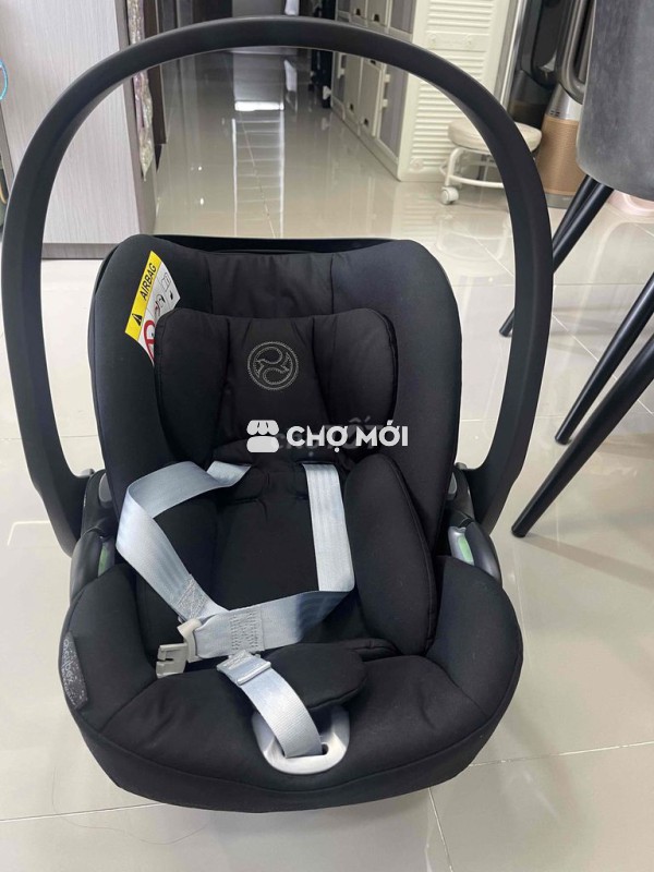 ghế ngồi xe hơi cho bé