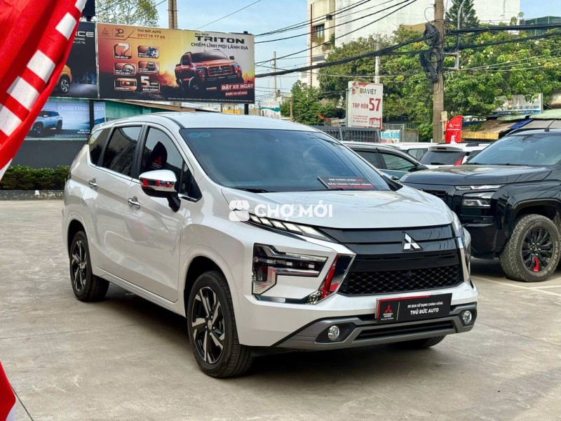 Mitsubishi Xpander Premium 2024 Trắng - 12600 km