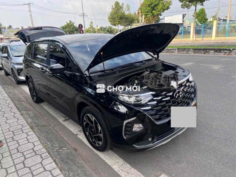 Hyundai Custin 2024 7 chỗ Đen 20.000 km