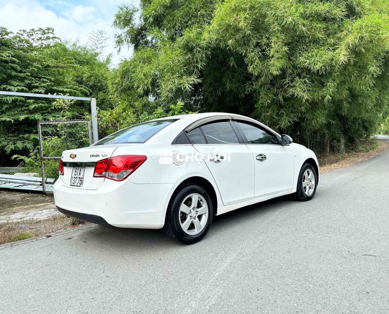 Cần bán nhanh xe chevrolet cruzbản LTZ số tự