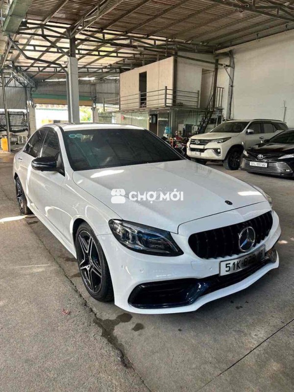Mercedes-Benz C300 Trắng 5 chổ