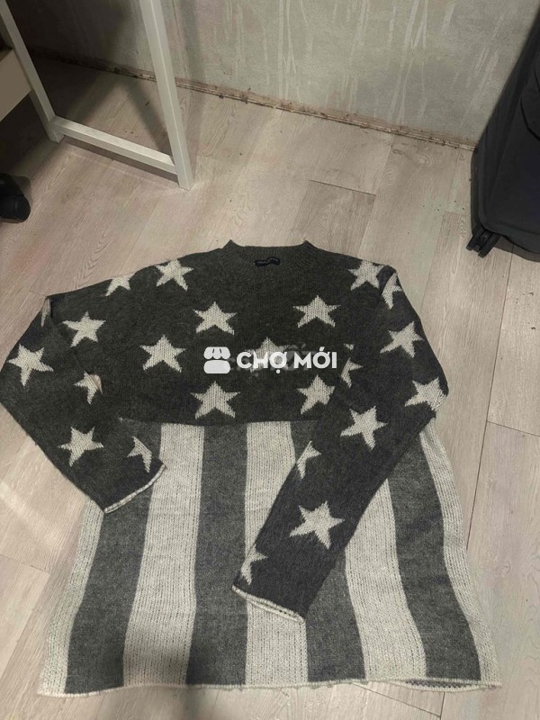 Áo len cả nam và nữ