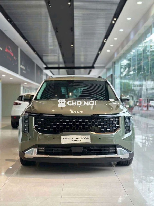 Carnival 1.6T Hybrid 2 GHẾ VIP Xanh rêu giao ngay