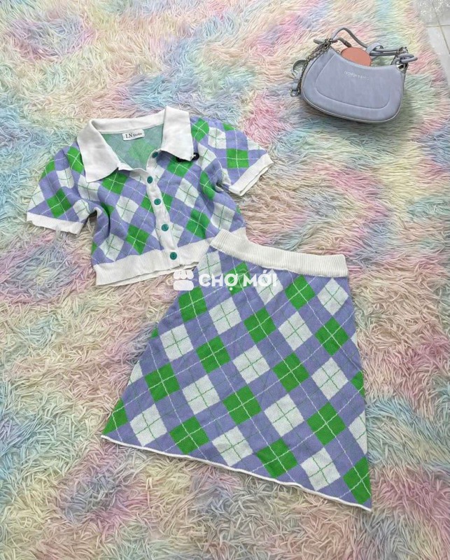 Bộ đồ nữ len kẻ caro
