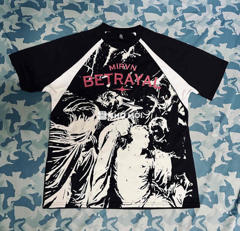 Áo phông  Betrayal Đen trắng 0000 xịn xò mới 100%